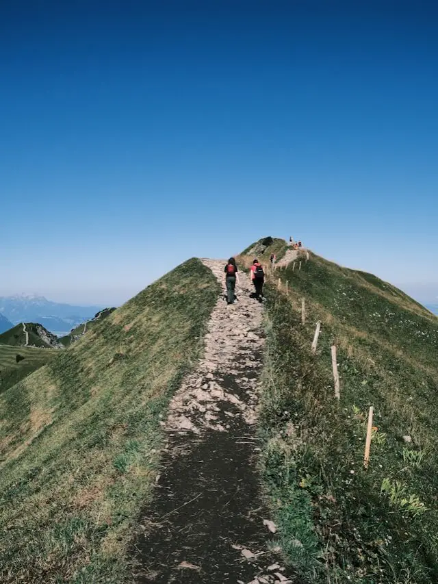 उत्तराखंड में ये जगह है बेहद सुन्दर, बादल भी दिखते हैं नीचे